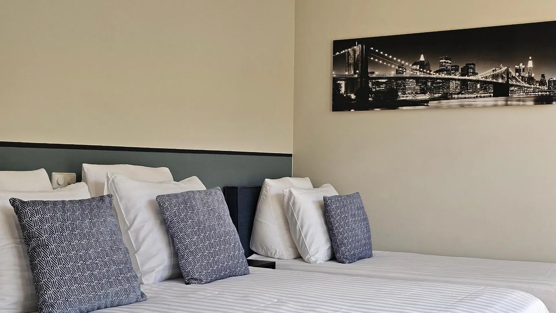 Guest Room Утрехт 0*,